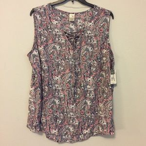 Terra & Sky floral print crisscross v-neck in pink